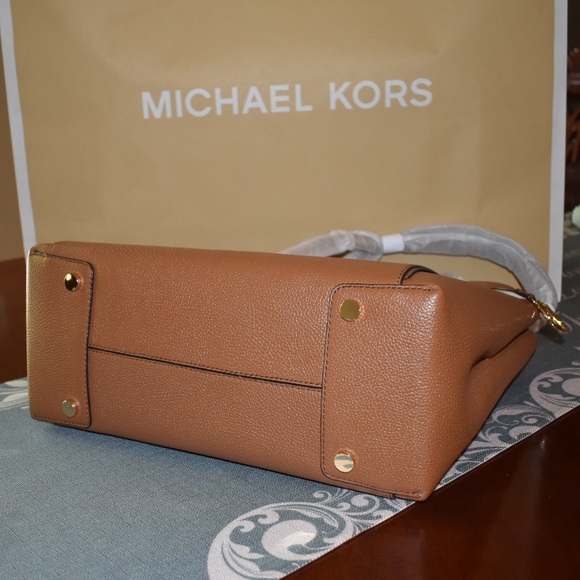 MICHAEL Michael Kors Mae Medium Tote - Picture 7 of 8